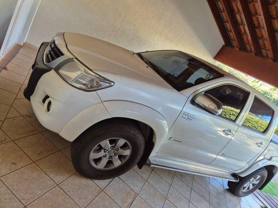 TOYOTA HILUX 2.7 SRV 4X4 CD 16V FLEX 4P AUTOMÁTICO TOYOTA HILUX 2.7 SRV 4X4 CD 16V FLEX 4P AUTOMÁTICO